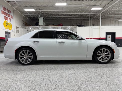Used 2019 Chrysler 300 Limited image 11