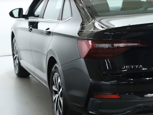 Used 2024 Volkswagen Jetta S image 40
