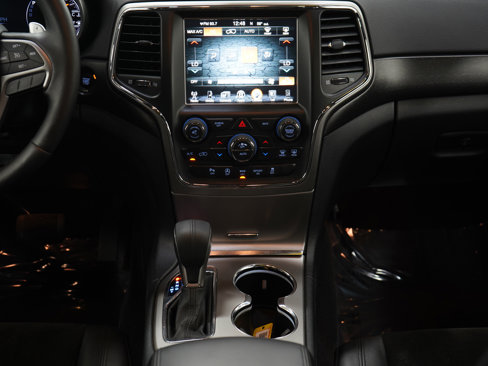 Used 2017 Jeep Grand Cherokee Altitude image 16