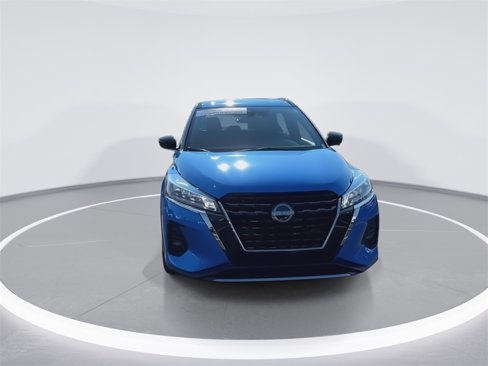 Used 2024 Nissan Kicks SR image 3