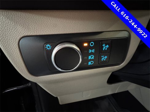 Used 2020 Ford Escape SE image 24