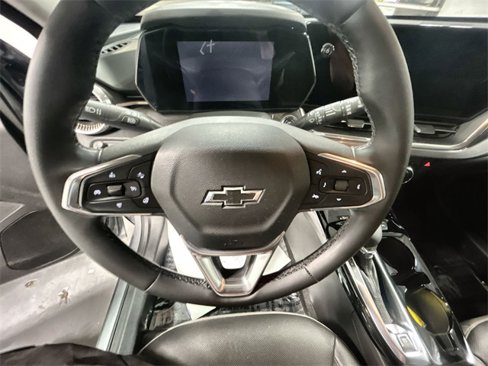 Used 2025 Chevrolet Trax ACTIV w/ Sunroof Package image 11