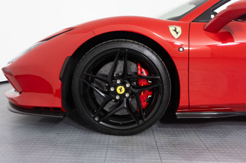 Used 2023 Ferrari F8 Tributo image 15