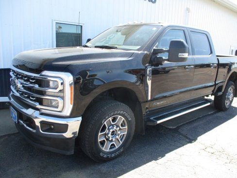 Used 2023 Ford F250 Lariat image 2