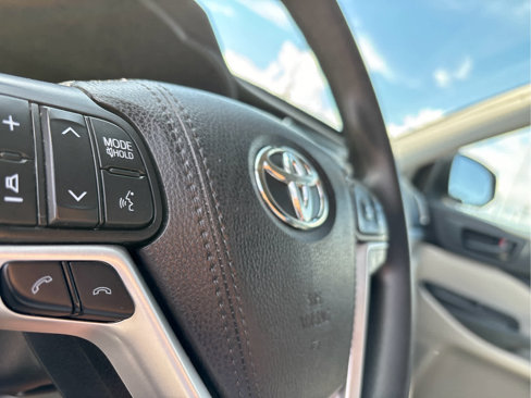Used 2019 Toyota Highlander LE image 10