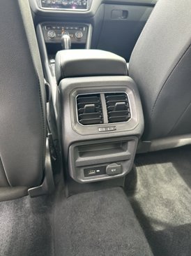 Used 2019 Volkswagen Tiguan SEL Premium image 30