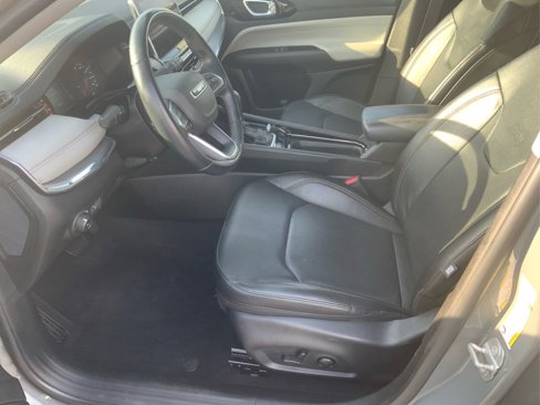 Used 2022 Jeep Compass Limited image 10