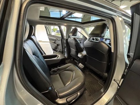Used 2020 Toyota Highlander Platinum image 24
