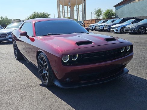 Used 2017 Dodge Challenger R/T Scat Pack w/ Leather Interior Group image 11