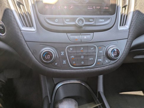 Used 2022 Chevrolet Malibu LT image 24