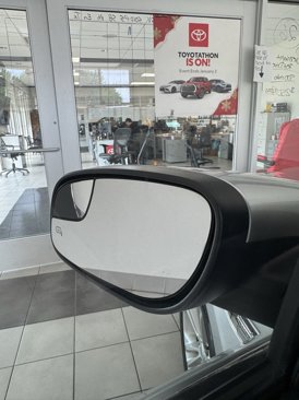 Used 2015 Ford Taurus SEL image 8