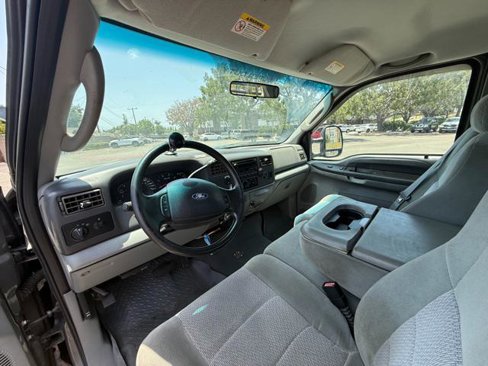 Used 2003 Ford F250 XLT image 9