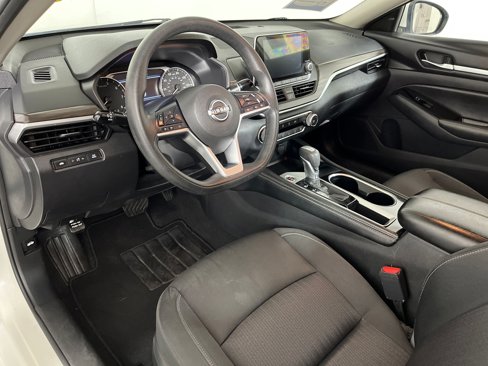 Used 2023 Nissan Altima 2.5 SV image 3