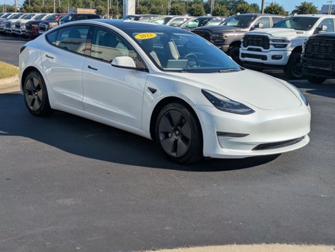 Used 2023 Tesla Model 3 Standard Range image 3