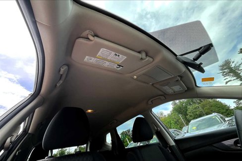 Used 2017 Nissan Rogue SV image 13