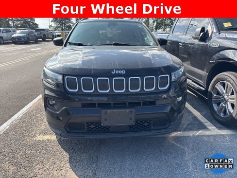 Used 2022 Jeep Compass Latitude image 2