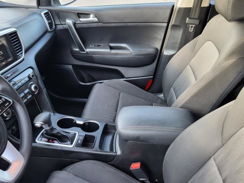 Used 2020 Kia Sportage LX image 30