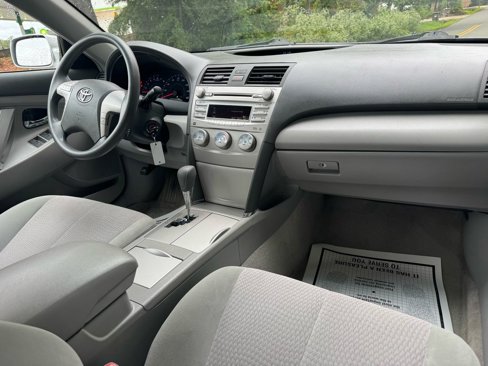 Used 2010 Toyota Camry LE image 22