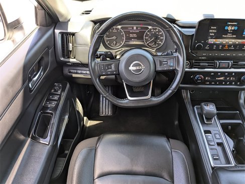 Used 2023 Nissan Pathfinder SL image 16