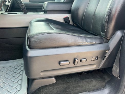 Used 2016 Ford Expedition XLT w/ Equipment Group 202A image 14