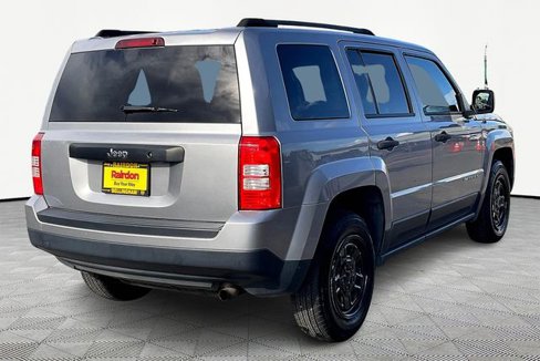 Used 2015 Jeep Patriot Sport image 11