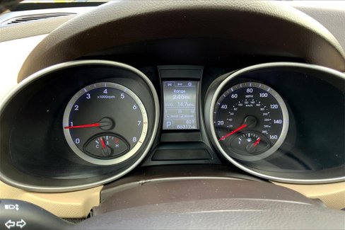 Used 2014 Hyundai Santa Fe GLS image 12