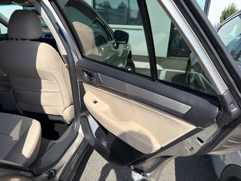 Used 2016 Subaru Outback 2.5i Premium image 23