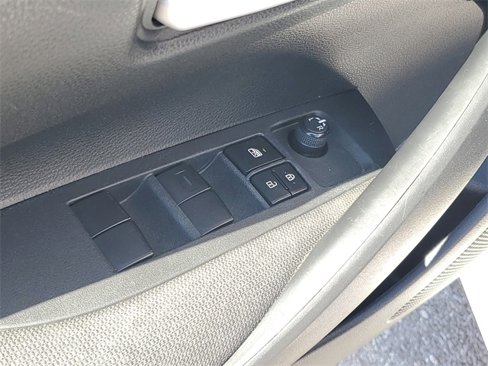 Used 2021 Toyota Corolla LE image 25