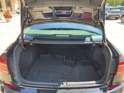 Used 2018 Volkswagen Passat 2.0T SE image 15