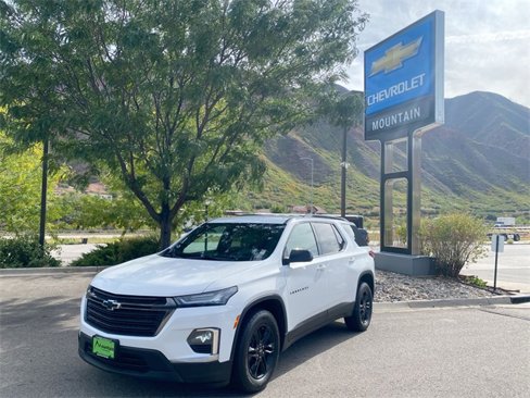 Used 2022 Chevrolet Traverse LS w/ Midnight/Sport Edition image 1