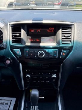 Used 2013 Nissan Pathfinder S image 19