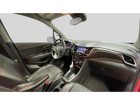 Used 2020 Chevrolet Trax LT w/ Sun & Sound Package image 18