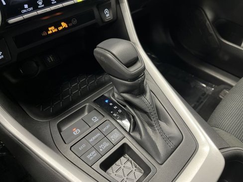 Used 2023 Toyota RAV4 LE image 19