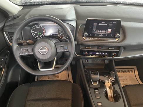 Used 2024 Nissan Rogue SV image 14