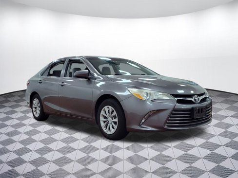 Used 2015 Toyota Camry SE image 6