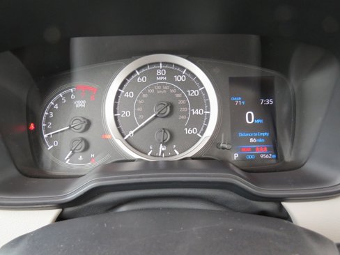Used 2022 Toyota Corolla LE image 17