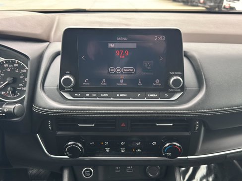 Used 2023 Nissan Rogue S image 13