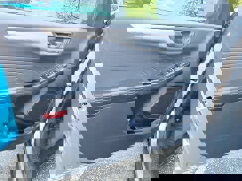 Certified 2022 Ford Escape SE image 8
