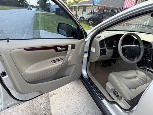 Used 2004 Volvo XC70 image 16