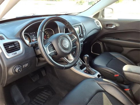 Used 2017 Jeep Compass Latitude image 11