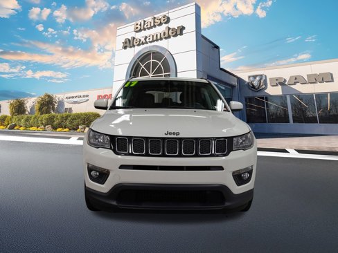 Used 2017 Jeep Compass Latitude w/ Popular Equipment Group image 11