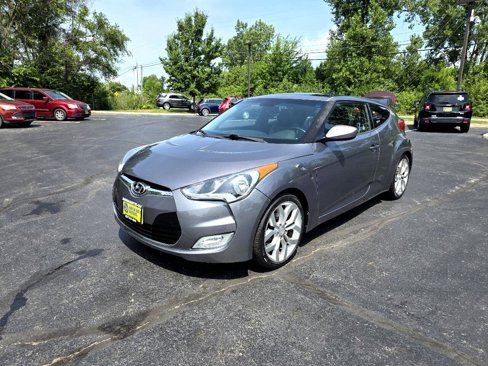 Used 2013 Hyundai Veloster w/ Style Pkg image 3