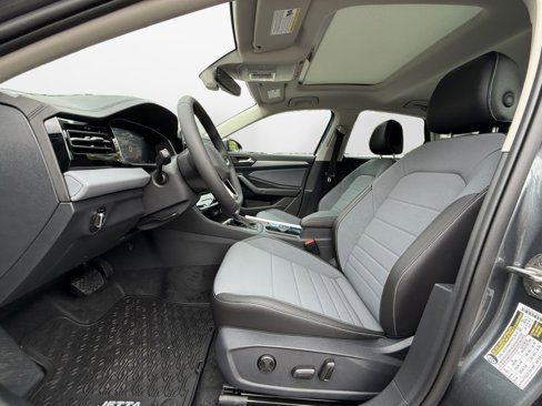 New 2026 Volkswagen Jetta SE image 9