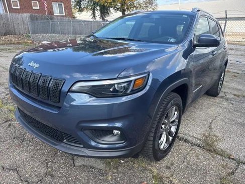 Certified 2020 Jeep Cherokee Latitude Plus w/ Cold Weather Group image 3