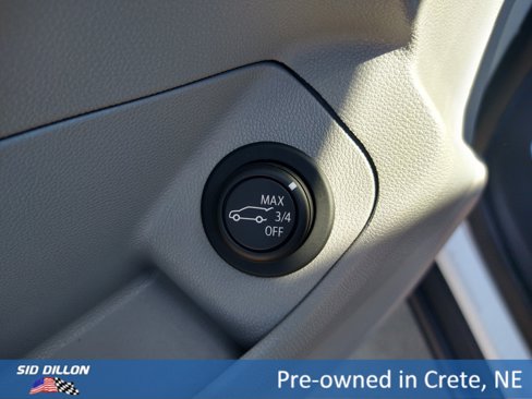 Used 2023 GMC Terrain SLE w/ Driver Convenience Package image 8
