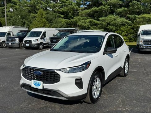 Certified 2025 Ford Escape Active w/ Cold Weather Package image 1