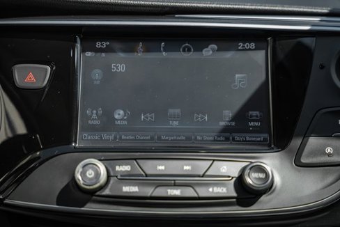 Used 2019 Buick Envision Essence image 3
