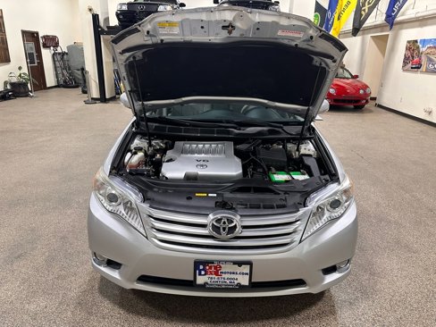 Used 2012 Toyota Avalon Limited image 47