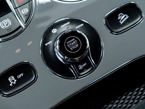 Certified 2024 Bentley Bentayga Extended Wheelbase image 34