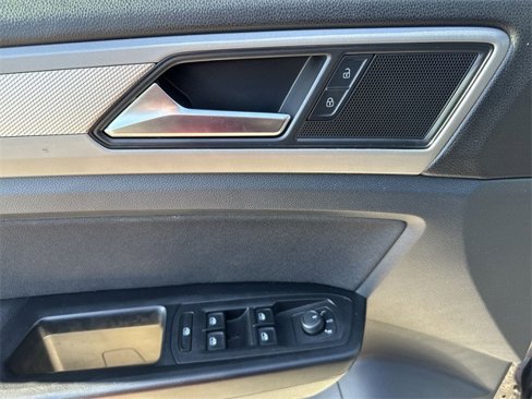 Used 2020 Volkswagen Atlas Cross Sport S image 25